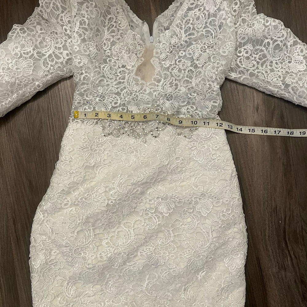 Beautiful Ivory Wedding Dress - Picture 11 of 13